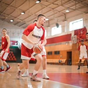 BASKETBALL - GROUPS / PRIVATE LESSONS